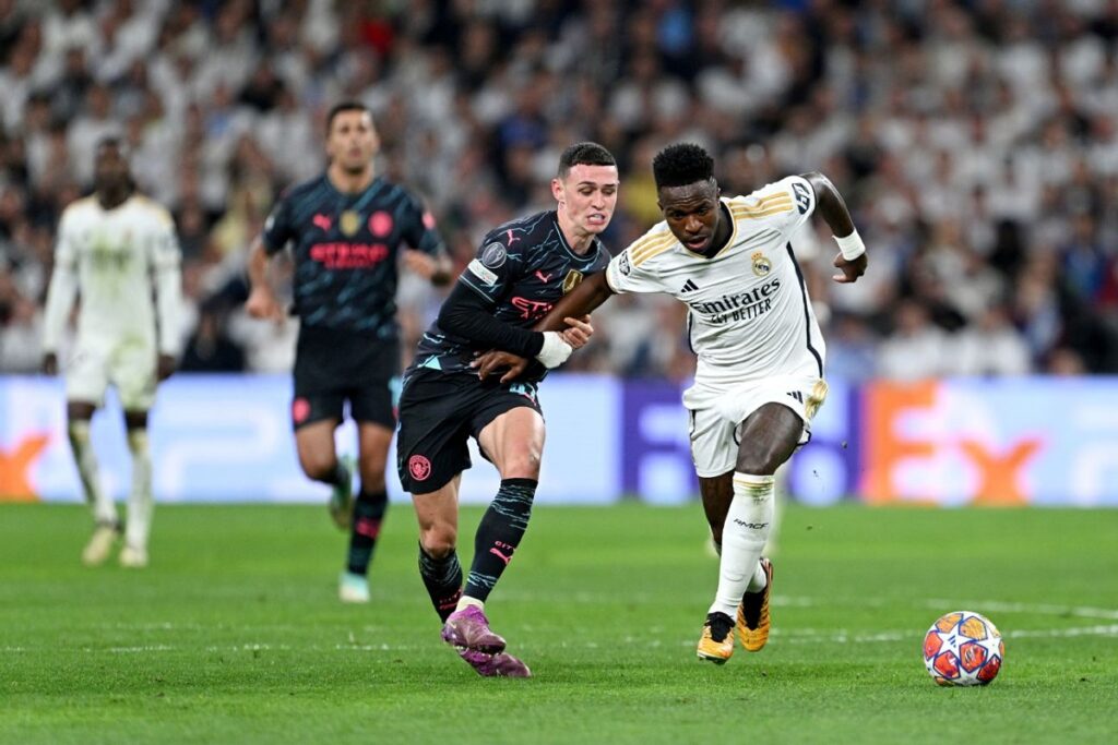 Man City gặp khó